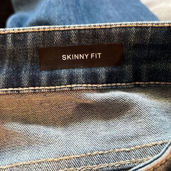 Judy Blue Distressed Button Fly Skinny Fit Jeans. Size 13/31 - Picture 8 of 10